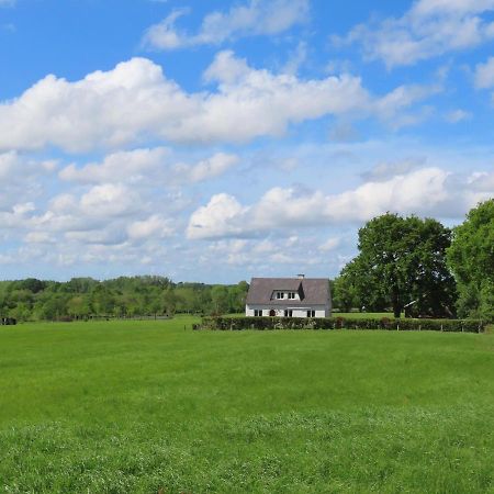 La Maison Aux Pignons Verts La Chapelle-Saint-Aubert Esterno foto