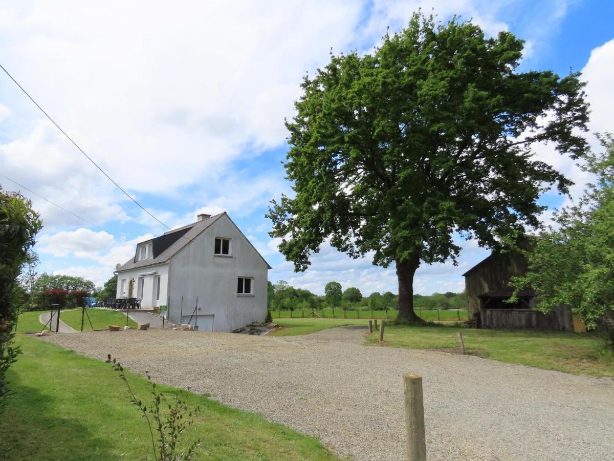 La Maison Aux Pignons Verts La Chapelle-Saint-Aubert Esterno foto