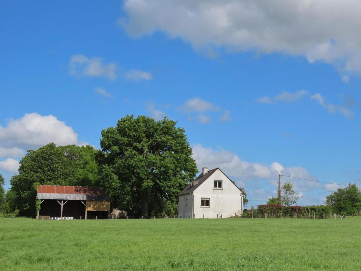 La Maison Aux Pignons Verts La Chapelle-Saint-Aubert Esterno foto